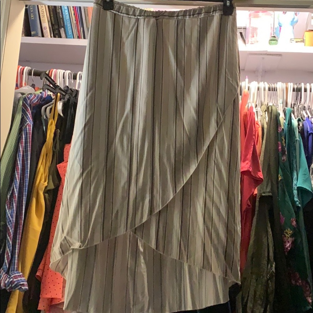 NWT Light summer skirt high low 3X